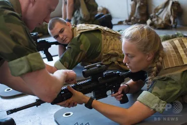 女性も徴兵のノルウェー軍、部屋も「男女混合」写真枚国際ニュース: