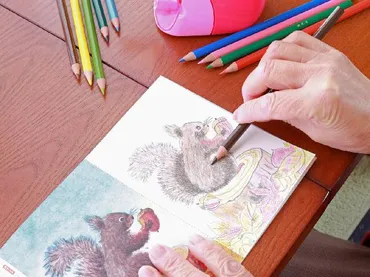 塗り絵も効果あり!認知症予防におすすめの生活習慣