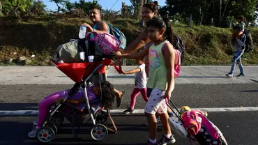 メキシコで何千人もが徒歩でアメリカ国境目指す「貧困からの脱出」掲げ