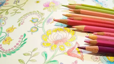 脳科学の専門家が勧める「ぬり絵」は認知症予防に効果が。真剣に取り組んでいる人の脳は前頭葉が活性化!運動能力に関わる小脳や線条体も活性化