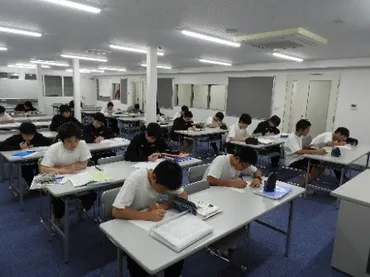 中学生が寮生活体験 高校生活をイメージする~自己管理能力、勉強する習慣がつく寮~