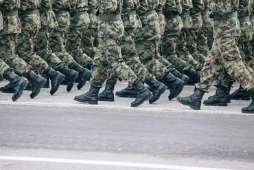 防衛と武装は表裏一体。21世紀における徴兵制度を考える