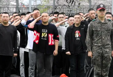 韓国の兵役事情とは？BTS(防弾少年団)の入隊から制度の今を読み解く！男性の義務、服務形態、芸能界への影響…韓国兵役の多様性を解説