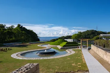 御礼と新発表】大阪メモリアルパーク「竹田式古墳墓」プレオープン販売分280区画が全て完売 ― ゛291基の円筒埴輪×真鍮名盤プレート゛デザインを初公開  ― 