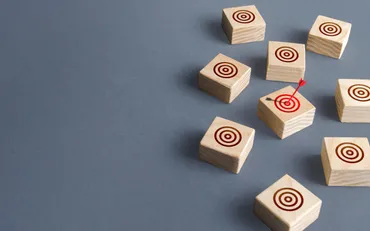 「正鵠を射る」とは？意味や類語、ビジネスシーンでの使い方を徹底解説！要点を突く表現「正鵠を射る」をマスター