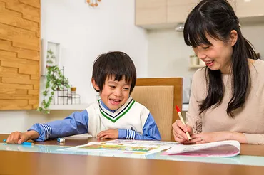 小学生の勉強を習慣化する7つのコツは？学年別の勉強時間や親が気をつけるべきことも合わせて紹介 