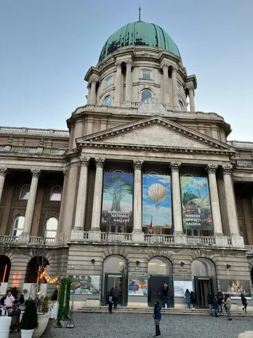 エレガントで親しみやすい゛ビーダーマイヤー゛の実用的デザイン 