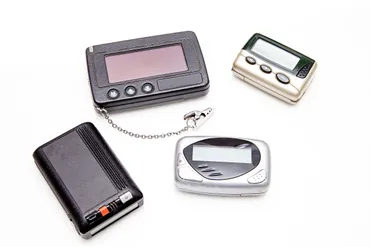 ポケベルって知ってる？数字のメッセージ暗号一覧と読み方まとめ。懐かしの90年代文化を解説