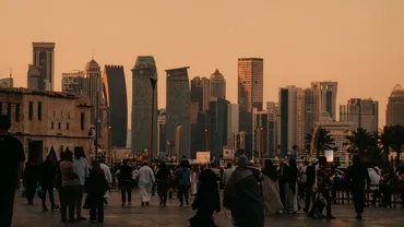 カタールのアートハブ構想とは？：ルバイヤ・カタール開催で文化・物流はどう変わる？カタールが目指す国際アートハブ：ルバイヤ・カタールと文化・物流の最前線