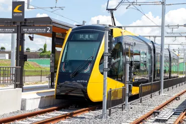 芳賀・宇都宮LRTとは？ライトライン開業で変わる宇都宮の交通網！(ライトライン、宇都宮、LRT？)未来都市を彩る黄色い閃光：芳賀・宇都宮LRTの全貌