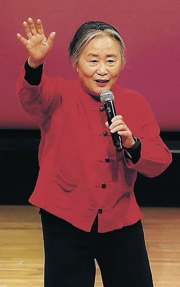 夏井いつきさん俳句作りを指南 句会ライブで分かりやすく 赤羽ホール