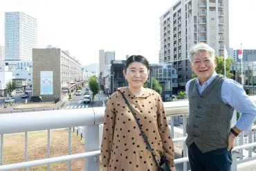 新旧が交差する水路の上の商店街水上ビル（愛知県豊橋市）（1/4）