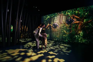 子どもと一緒に図鑑に入ってワクワクの大冒険！？新エリアもオープンした「ZUKAN MUSEUM GINZA」で生き物＆自然に出会う旅へ！【東京】