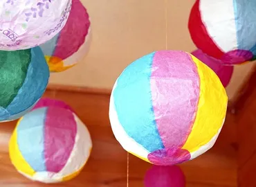 紙風船を特産品として今も手作りを続ける新潟県出雲崎町 : 読売新聞