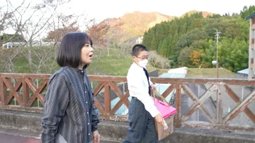 俵万智さん、寮の干し柿を食べる!