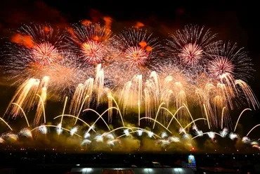 国内最高峰「大曲の花火」が関西にやってくる 姫路の海上花火大会に 兵庫県：朝日新聞