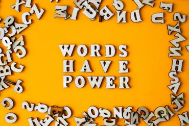 【名言を活用して自己成長】心に響く言葉でモチベーションUP！｜名言、自己啓発、英語仕事、人生、旅、目標達成…状況別に学ぶ名言集