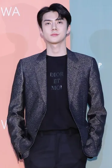 EXOセフン、゛グループから最後゛入隊を電撃発表 