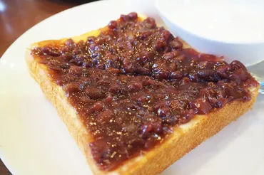 ハセ珈琲店のモーニング。注目は小倉たっぷりのトースト!