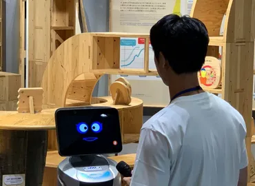 未来館を案内！AIロボット「なびるん」が実現する、多言語対応と革新的な体験とは？未来を担うAIロボット「なびるん」の実証実験、多言語対応、対話能力、そして開発の舞台裏