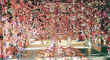 吊るし雛展示会：春を告げる彩り豊かな日本の伝統文化とは？横浜・海老名・座間…各地で開催される吊るし雛の展示会