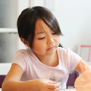 アートで育む子どもの自己肯定感！創造力が自信に繋がる理由とは？ 