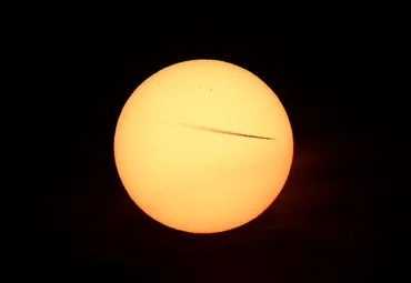 航空機が太陽フレアによる被ばくを避けるための経済的損失リスクを推定
