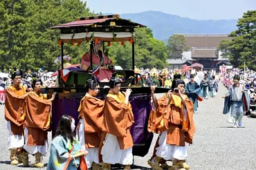 葵祭「路頭の儀」、4年ぶり開催…平安装束の王朝行列が都大路歩く読売新聞