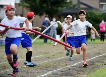 新型コロナ新しい運動会、バトンも2メートル相模原