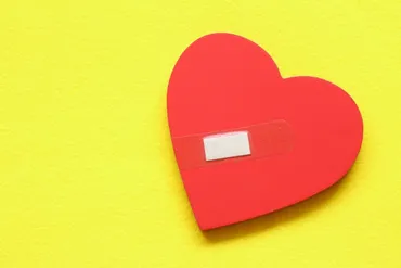精神科医が解説不登校中のが抱えるトラウマと心の中で起こっていることとは